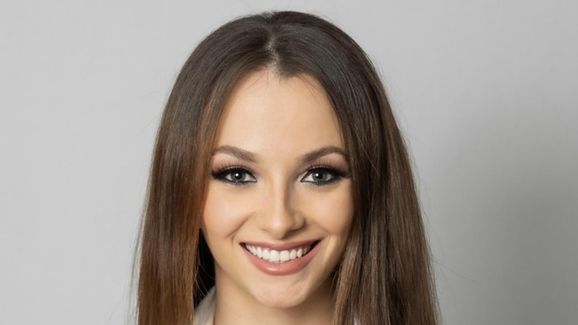 Headshot of the speaker