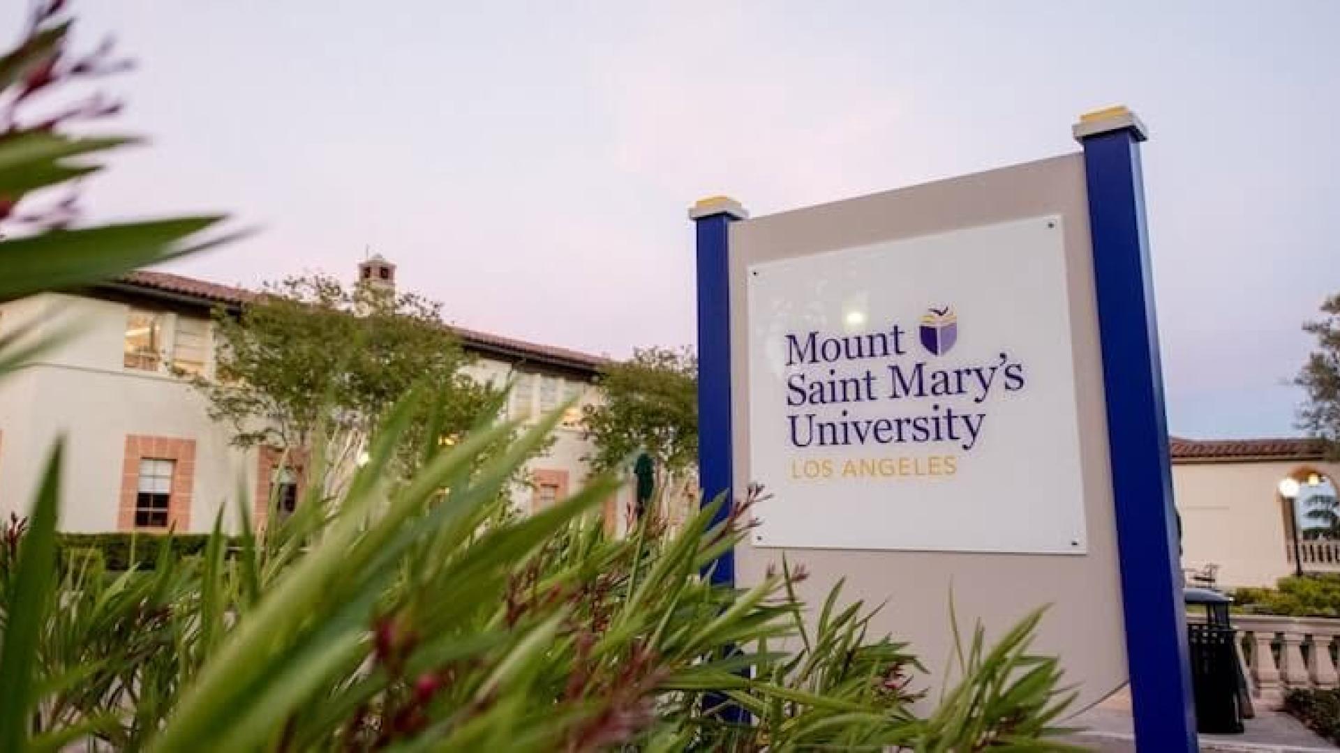 Sign of the school name 