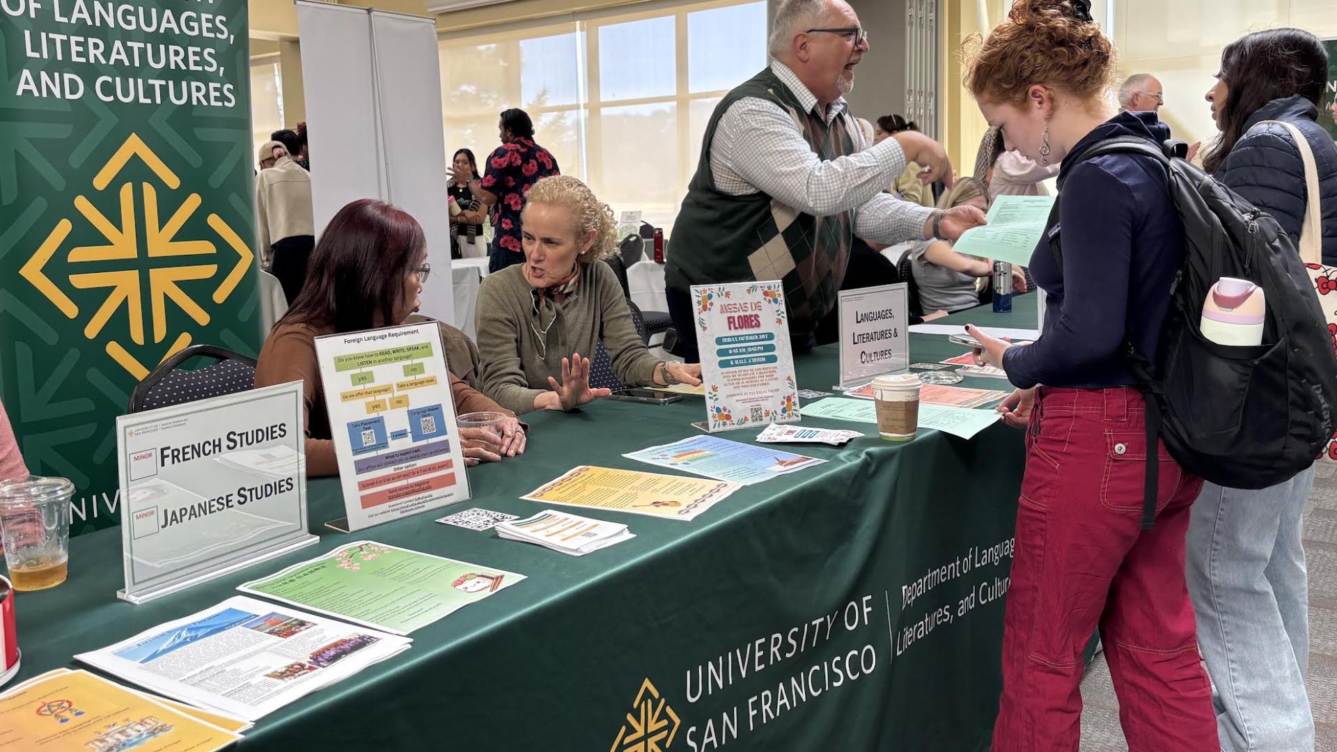 Students and faculty at the major/minor fair.